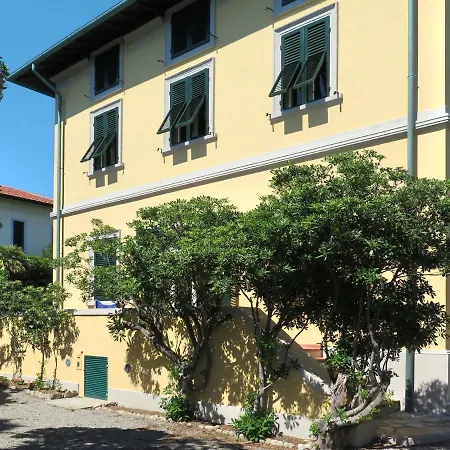 Tamerici By Interhome * Quercianella